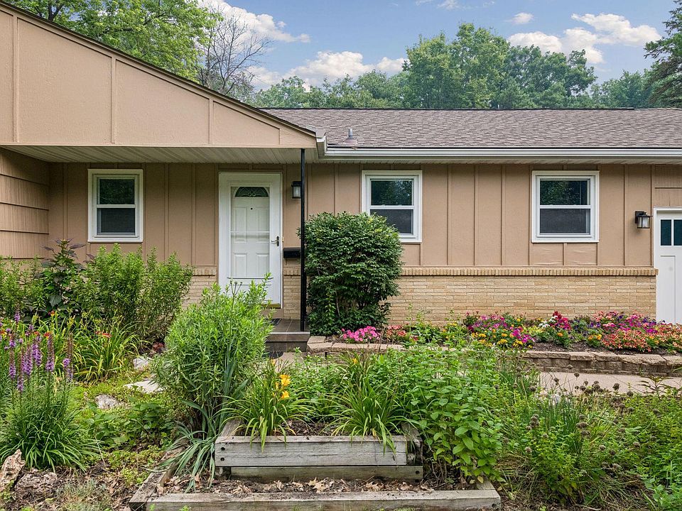 1st image of 3613 Robin Ln