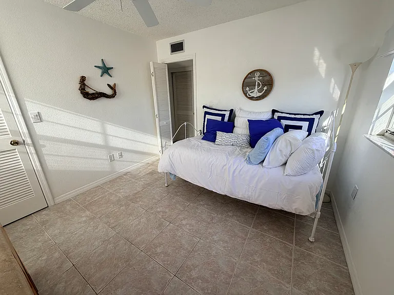 4158 Tamiami Trl #B8 — Photo 22