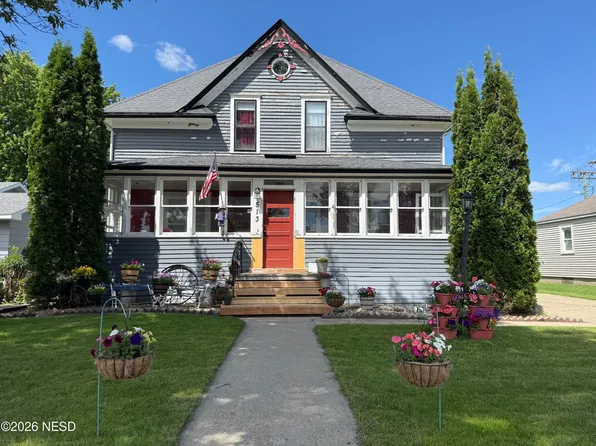 513 3rd Ave S, Clear Lake, SD 57226