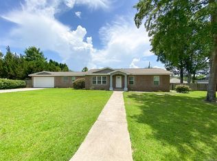 102 Lakewood Dr, Enterprise, AL 36330