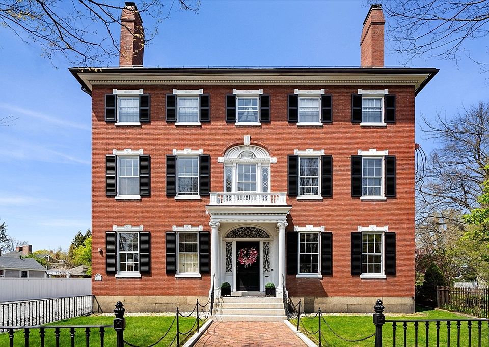 1st image of 328 Essex St APT 4