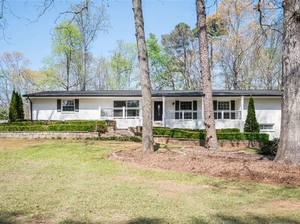 620 Spalding Dr, Sandy Springs, GA 30328