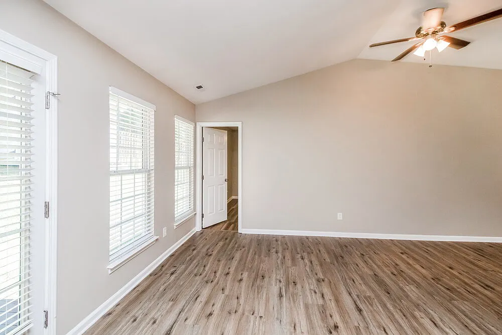 3 bed, 2.0 bath, 1235 sqft, $1,825 — Photo 4