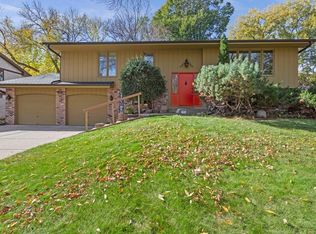 4649 Hillsboro Ave N, New Hope, MN 55428