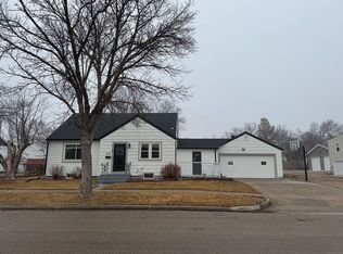216 W 2nd St, Pierre, SD 57501
