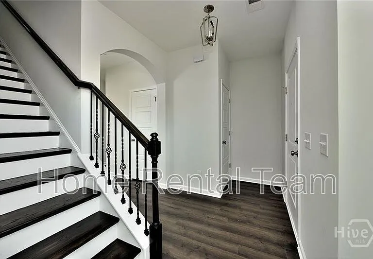 293 McCrady Dr — Photo 4