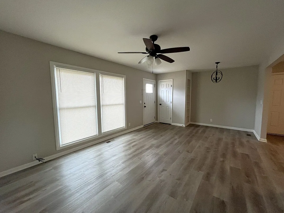 Building Photo - 319 Margo Ln
