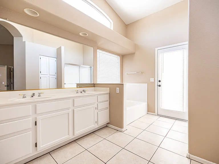 7408 E Knowles Ave — Photo 19