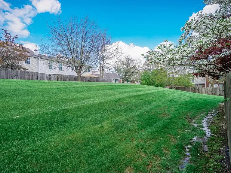 8078 Hetz Dr — Photo 23