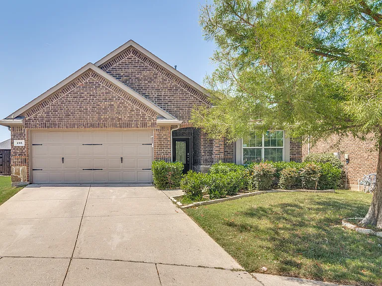 495 Chandler Ct — Photo 1