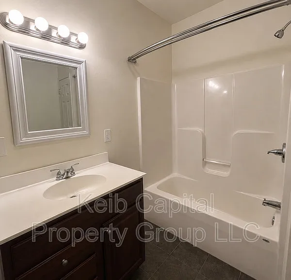 130 Warren St #2C — Photo 6