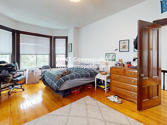 5th image of 39 Temple St #2