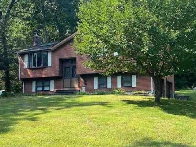 2nd image of 30 Fleetwood Dr
