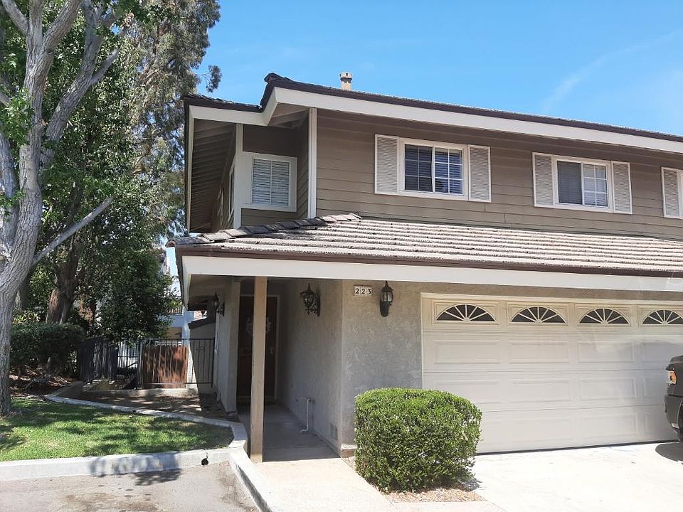 End Unit, 2 car garage, full driveway