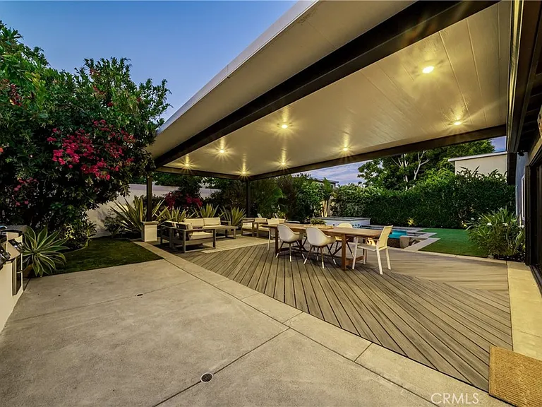 8541 Kelso Dr — Photo 64
