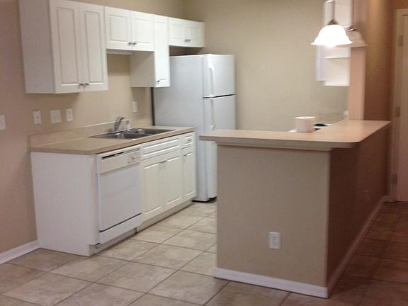 3rd image of 145 N Pearl Lake 104 Cswy