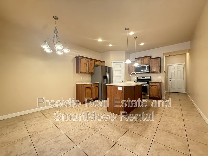 2 bed, 2.5 bath, 1658 sqft, $1,900 — Photo 4