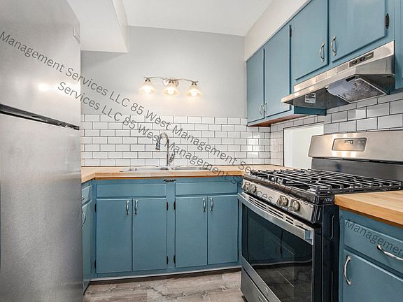 4th image of 120 Leonard St NE #4
