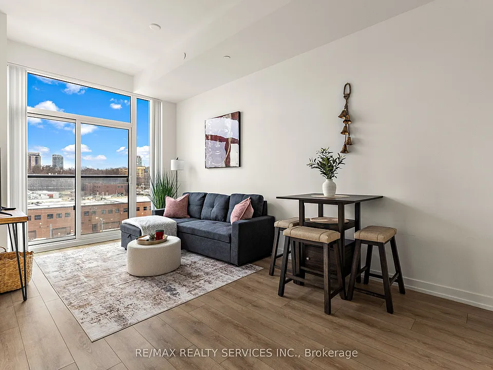 500 Dupont St #708