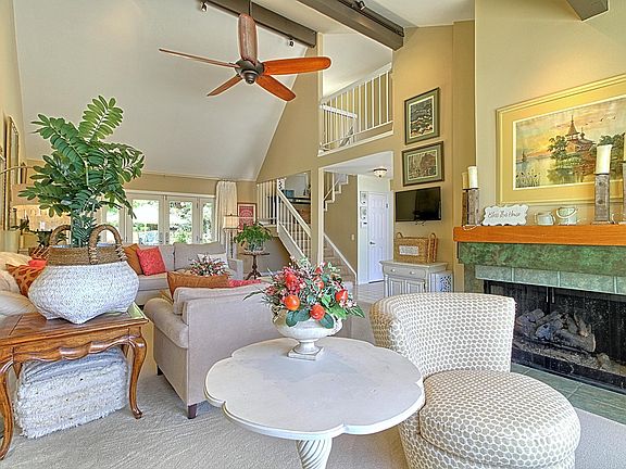 3rd image of 4677 Vanderbilt Ct