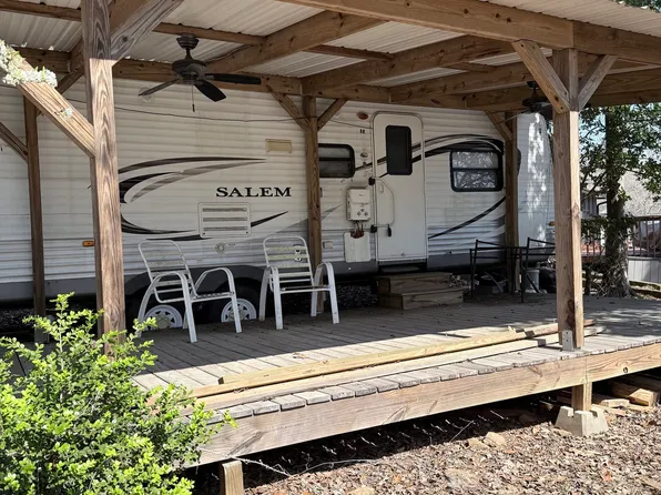 67 Admiral Dr, Hartwell, GA 30643