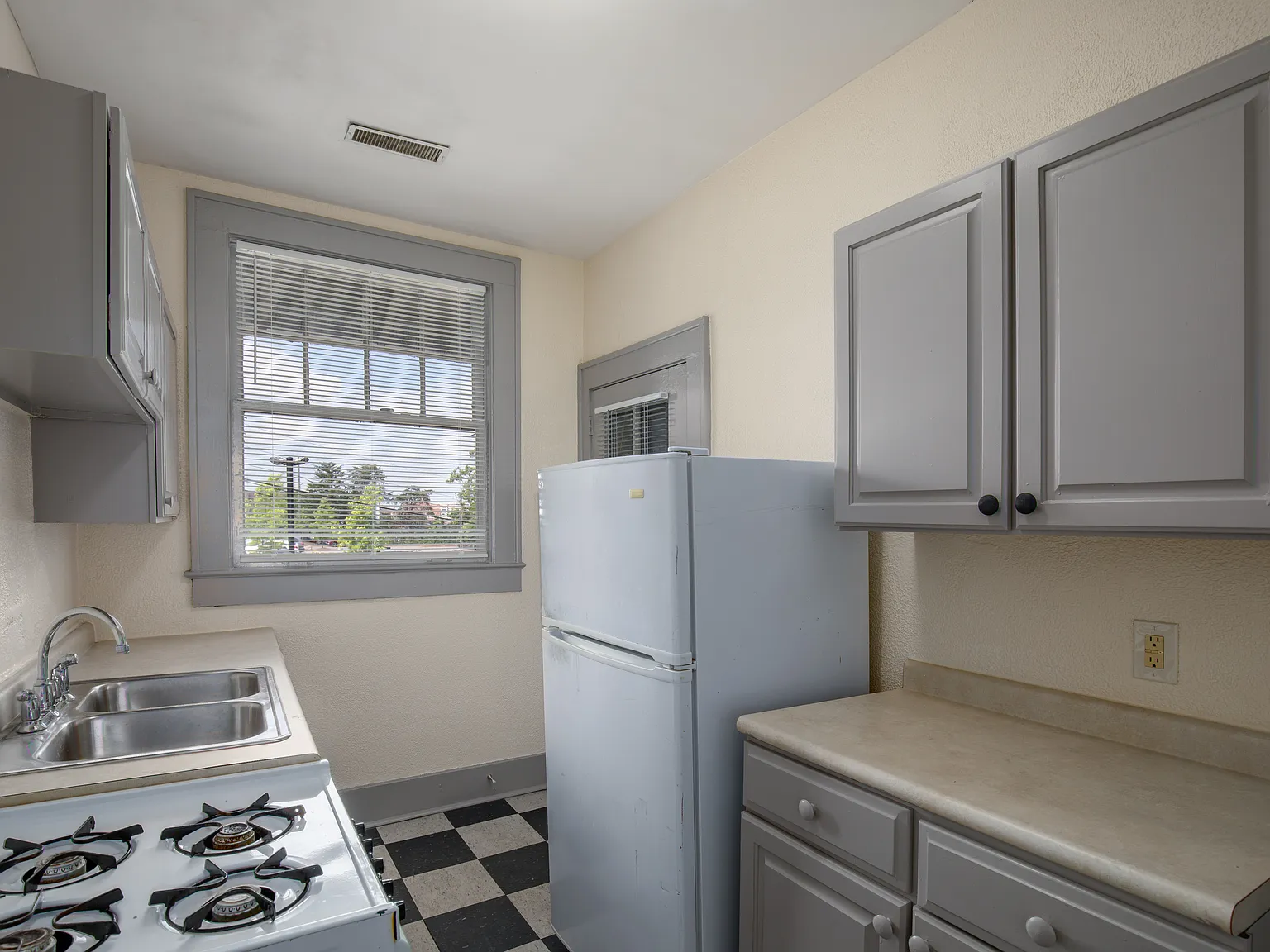 1 bed, 800 sqft, $900 — Photo 4
