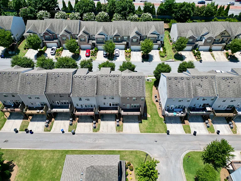 2489 Village Park Bnd — Photo 40