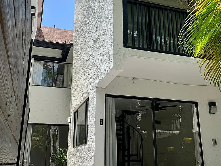 3209 Bird Ave — Photo 1