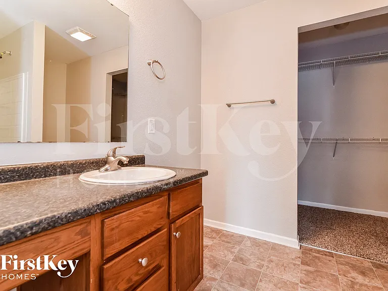 8016 Grove Berry Way — Photo 9