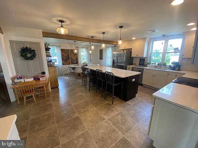 887 Centerville Rd — Photo 3