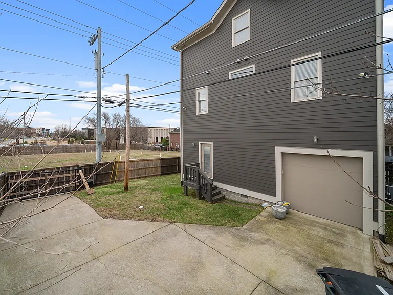 900 Phillips St — Photo 28