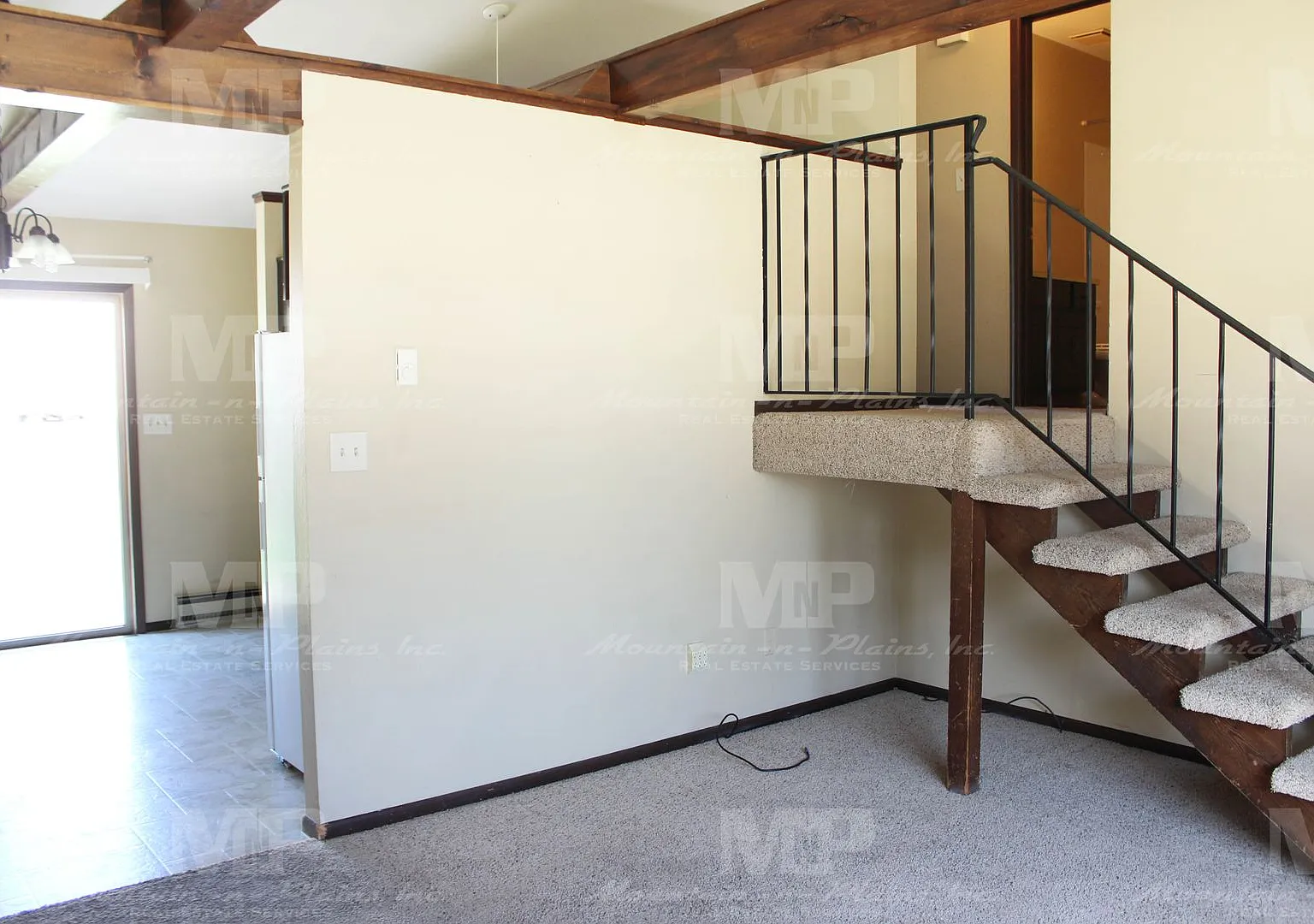 2 bed, 1.0 bath, 910 sqft, $1,595 — Photo 3