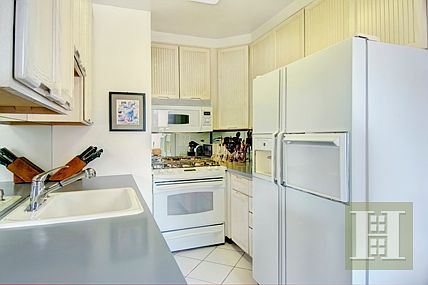 3rd image of 160 E 38th St APT 22H