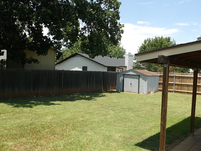 1726 Chucker Ct — Photo 12