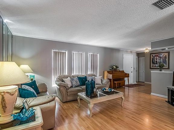 3rd image of 17827 Sunrise Dr