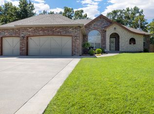 382 Hunter Ave, Branson, MO 65616