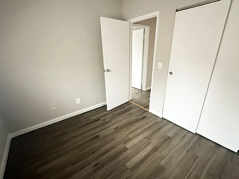 550 Lowell Ave — Photo 3