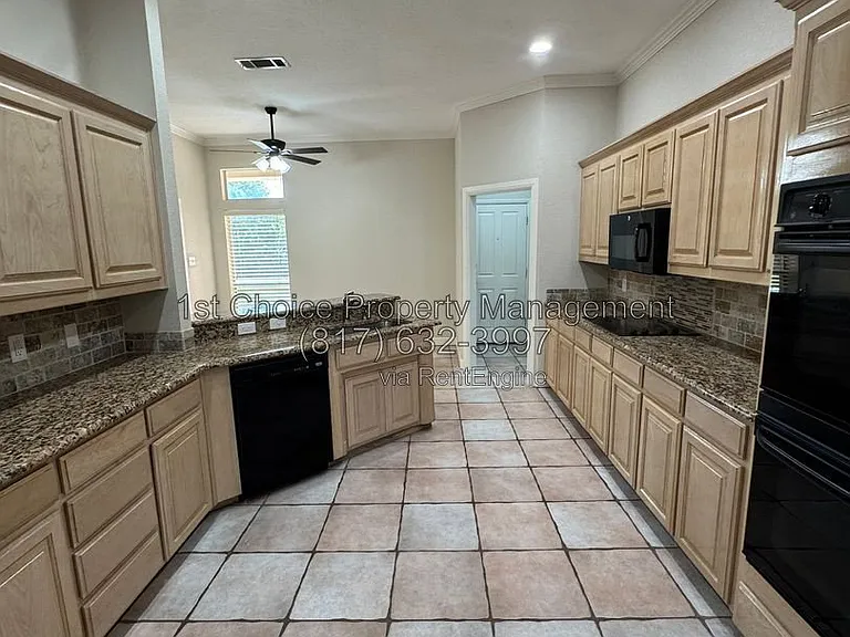 6376 Newport Ct — Photo 13