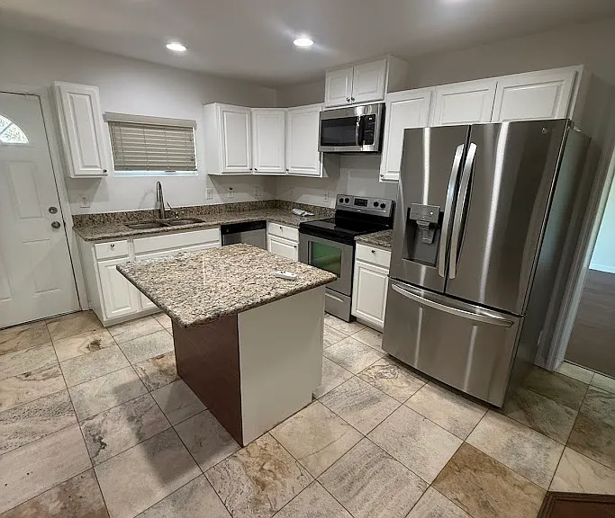 809 W Hiawatha St — Photo 4