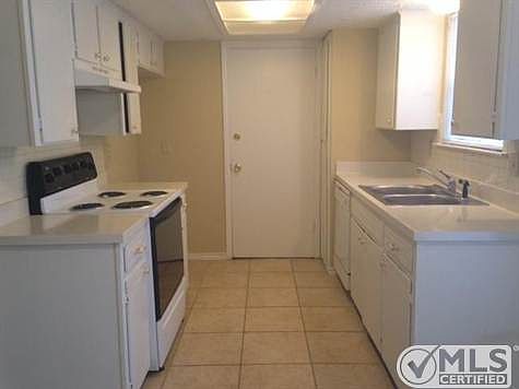 3rd image of 1646 Morrison Dr