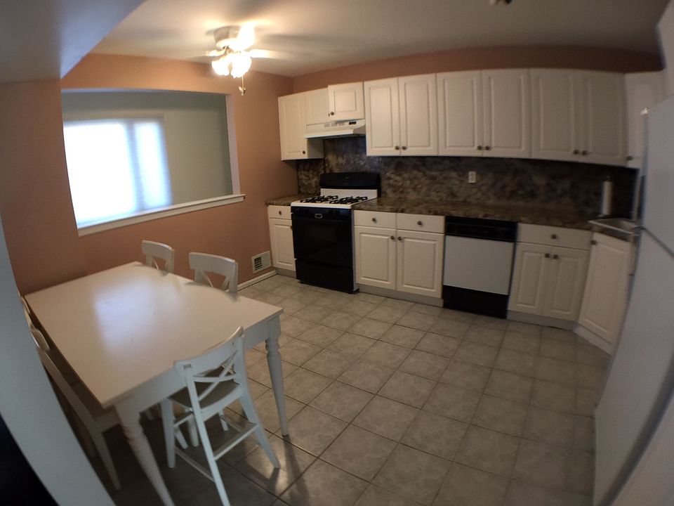 Eat in Kitchen