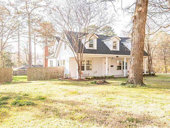 2nd image of 1580 N Jefferson Ave