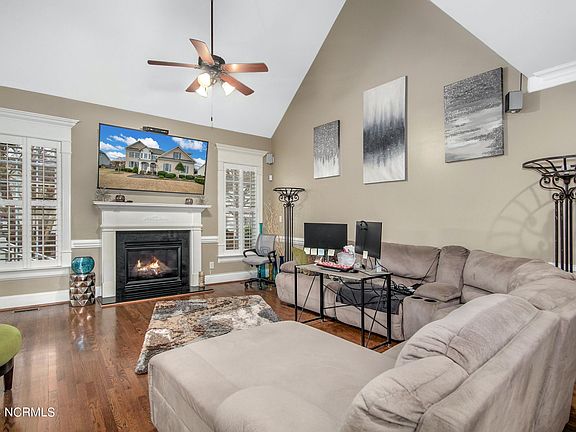 5th image of 2221 Black Horse Lane
