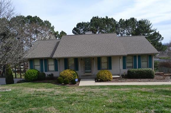 1st image of 160 Dayton Dr