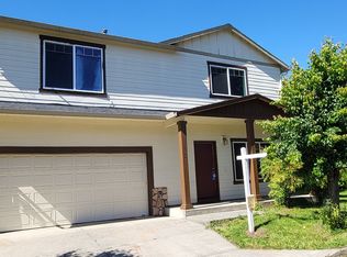 13727 NE Couch St, Portland, OR 97230