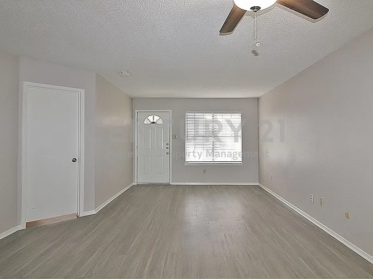 1705 Fitzgerald Ct — Photo 2