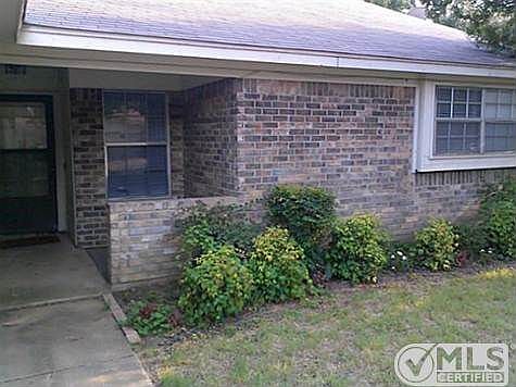 5th image of 1524 Lexington Pl