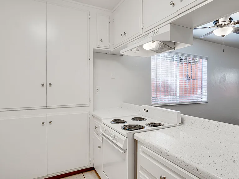 Florida Place — Photo 10