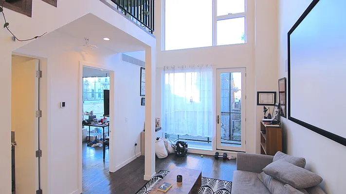 Rented by Nooklyn NYC LLC | media 46