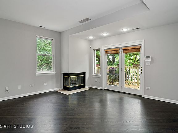 4th image of 3142 N Southport Ave